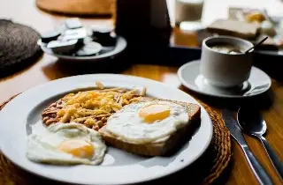 ¿Qué beneficios trae el desayuno?