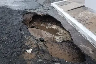 Imagen Alertan de socavón en colonia del puerto de Veracruz