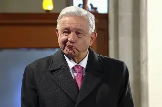 Imagen AMLO llora al escuchar canción en voz de su esposa