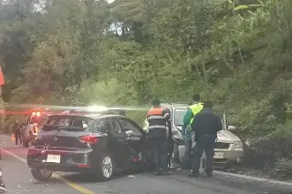 Imagen Chocan de frente en carretera de Veracruz; hay 2 heridos 