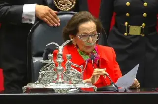 Imagen Con oxígeno, Ifigenia Martínez preside investidura de Claudia Sheinbaum