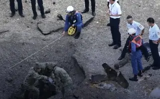 Imagen Bomba de EU de la II Guerra Mundial estalla en aeropuerto de Japón (+Video)