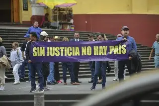 Imagen Trabajadores del Poder Judicial se manifiestan en Xalapa; apoyan a la Suprema Corte