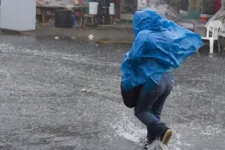 Imagen Sheinbaum advierte a población de lluvias intensas por avance de Milton en el Golfo de México 