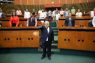 Imagen Gustavo Alarcón rinde protesta como alcalde de Chilpancingo, tras asesinato de Alejandro Arcos