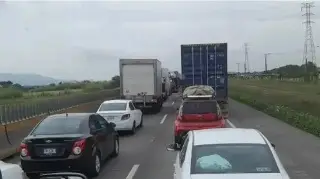 Imagen Se registra reducción de carriles en autopista de Veracruz