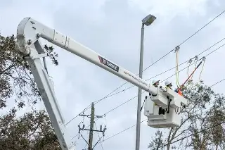 Imagen Cerca de 2 millones de usuarios aún sin electricidad en Florida tras el paso de Milton