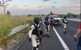 Imagen Reportan que fue identificado uno de los cuerpos hallados en autopista Veracruz - Cardel