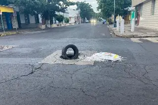 Imagen Alcantarillas destapadas y socavón, así luce avenida Revillagigedo en Centro de Veracruz