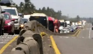 Imagen Hay cierre de circulación en carretera de Veracruz; es por esta razón