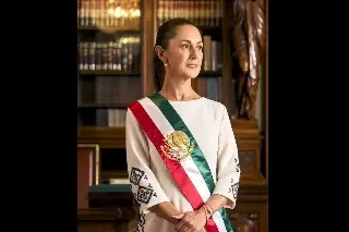 Imagen Así fue el detrás de cámaras de foto oficial de Sheinbaum en despacho presidencial