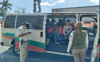 Imagen Aseguran a 31 migrantes de centro y Sudamérica en Orizaba