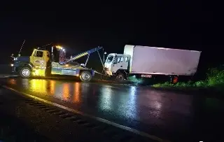 Imagen Camión de carga cae a barranco en la autopista Orizaba-Puebla