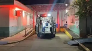 Imagen Hombre hiere con arma blanca a mujer y su abuelo en su casa al sur de Veracruz 