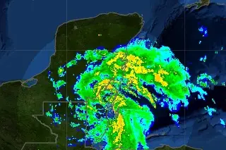 Imagen Tormenta tropical 'Nadine' toca tierra en Belice