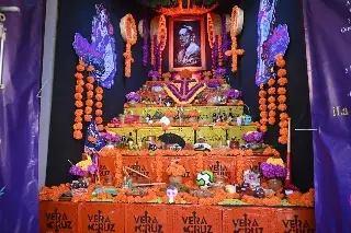 Imagen Presentan altar de muertos en Palacio Municipal de Veracruz; a ellos fue dedicado