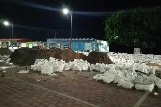 Imagen Tlacotalpan amurallado con costales para frenar la inundación, afirman restauranteros