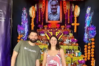 Imagen Desde Brasil a Veracruz; así admiran altar de muertos 