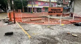 Imagen Por reparación de socavón  ésta calle se encuentra cerrada en el centro de Veracruz 