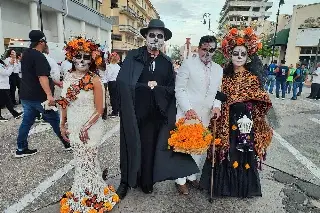 Realizan Carnaval de Catrinas en el centro de Veracruz (+fotos)