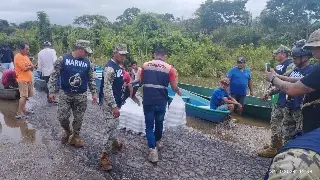 Imagen Llegan alimentos a localidades incomunicadas de Cosoleacaque 