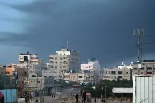 Imagen Fuerzas aéreas de Israel bombardean la 'zona humanitaria' de Jan Yunis en Gaza