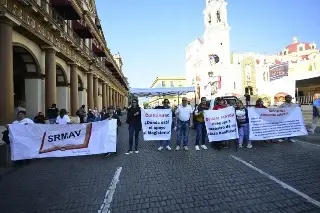 Imagen Sindicato renovador cierra centro de Xalapa para denunciar despojo de plaza magisterial