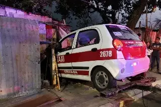 Imagen Detienen a taxista presuntamente ebrio tras protagonizar accidente 