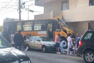 Imagen Se registra fuerte accidente de camión urbano en Veracruz; reportan varios heridos 