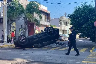 Imagen Deja una lesionada aparatosa volcadura en colonia Flores Magón de Veracruz 