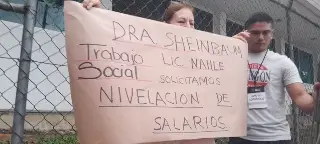 Imagen Empleada de salud pide a Sheinbaum nivelar salarios