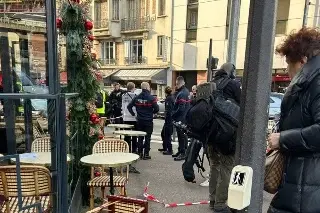 Imagen Hombre que amenaza con suicidarse toma rehenes en restaurante cerca de París