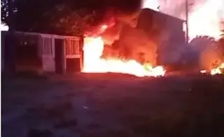 Imagen Se incendia terreno baldío en colonia de Veracruz 