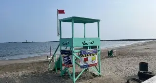 Imagen Ya hay banderas rojas en playas del puerto de Veracruz 