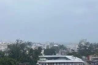 Lluvia y evento de norte en Veracruz-Boca del Río; cierran el puerto 