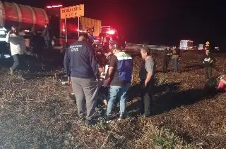 Imagen Chocan autobús y tráiler en la autopista Isla-Cosamaloapan, hay 6 mujeres lesionadas