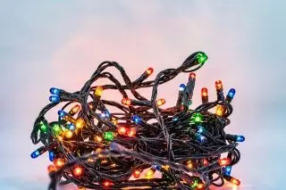 Imagen ¿Cuánto tiempo pueden estar encendidas las luces navideñas?