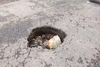 Imagen Reportan socavón en esta calle de la colonia Centro en Veracruz