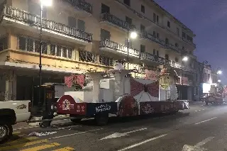 Imagen Alistan carros alegóricos que participarán en desfile para despedir el Año Viejo en Veracruz