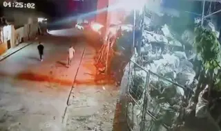 Imagen Incendio en centro de reciclaje en Xalapa habría sido provocado, según cámaras de seguridad