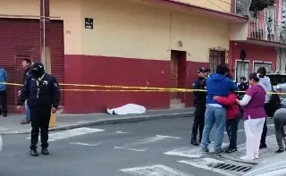 Imagen Hombre muere tras caer y golpearse la cabeza en plena vía pública 