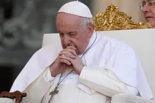 Imagen Papa Francisco sufre una caída y le inmovilizan esta parte del cuerpo (+Video)