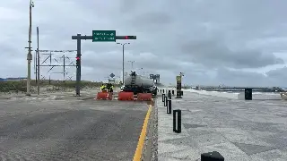 Imagen Cierran vialidad en bulevar Ávila Camacho en Boca del Río 