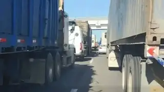 Imagen Se registra carga vehicular en ambos sentidos en autopista de Veracruz 