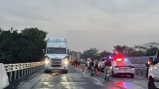 Imagen Hay cierre parcial de circulación en autopista de Veracruz; es por esta razón