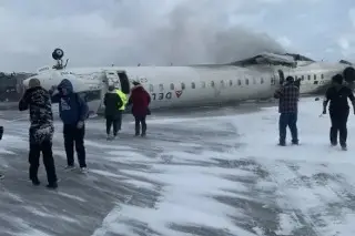 Imagen Hay 3 heridos graves, entre ellos un menor, por accidente de avión en aeropuerto de Canadá 