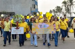 Imagen Con caminata, conmemoran el Día Internacional de la Lucha contra el Cáncer Infantil en Coatzacoalcos