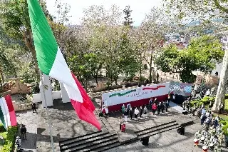 Imagen Conmemoran Día de la Bandera en Xalapa, Veracruz