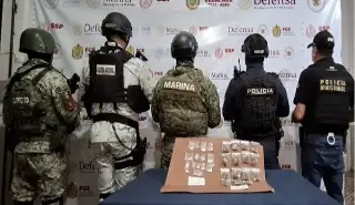 Imagen Aseguran drogas en operativo de cateo con fuerzas federales