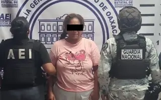 Imagen En Oaxaca detienen a exalcaldesa por portación de droga; intentó huir en moto